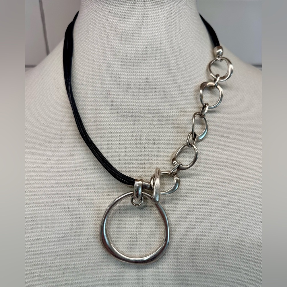 Premier Designs Silver-Tone & Black Modern Circle Pendant Necklace 💫 Adjustable